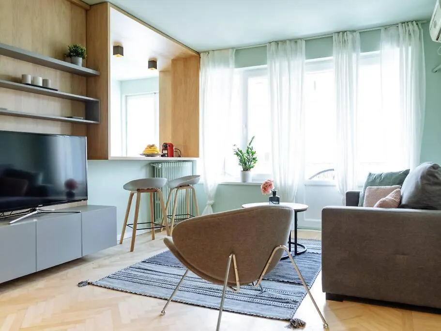 Great Views Apartment In Piata Romana Bucharest
